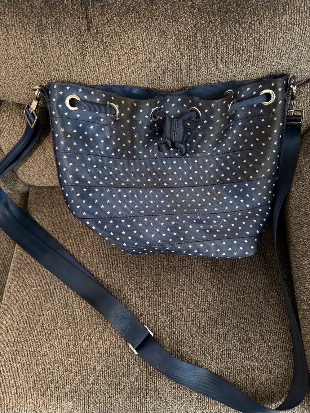Harveys Seatbelt Bag Star Bucket Bag